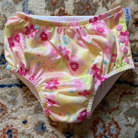 i.play reusable swim diaper size 4T - Picture 2 of 3